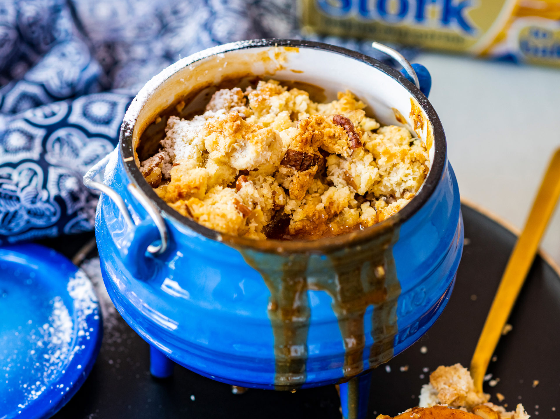 Salted Caramel Apple Crumble Potjie Recipe | Bake with Stork