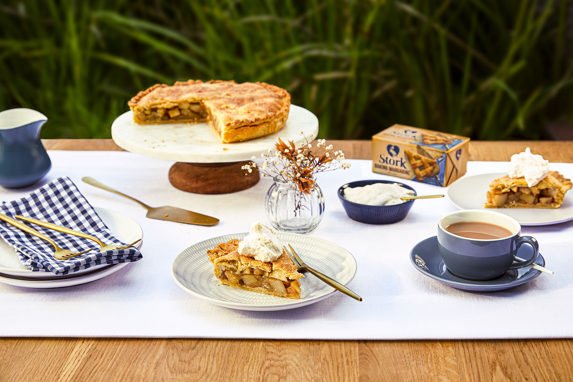 Farm Style Apple Pie - Stork