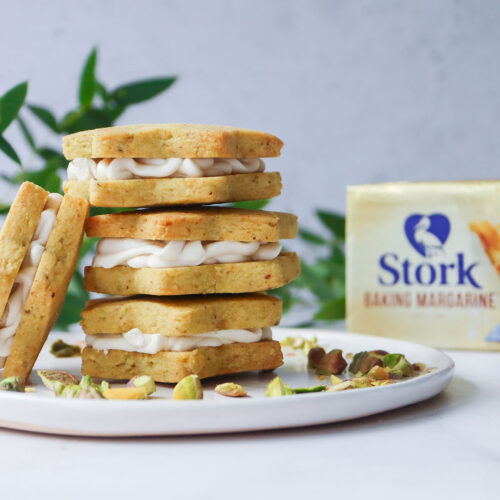 Pistachio & Almond Christmas Cookie Sandwiches