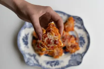 CHRISTMAS TREE PIZZA