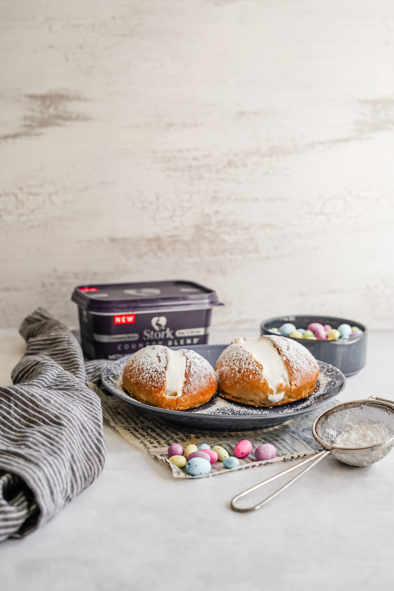 Stork - Cream Buns